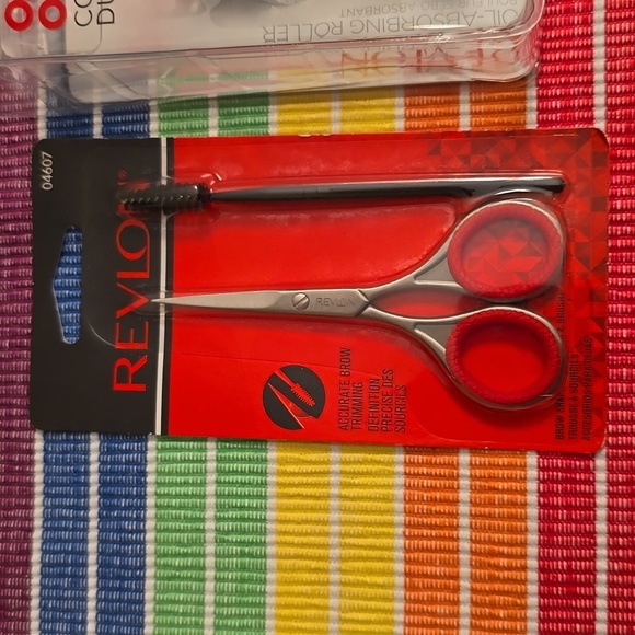REVLON BRAND MAKEUP TOOLS BUNDLE OF 5 ITEMS - Picture 2 of 7